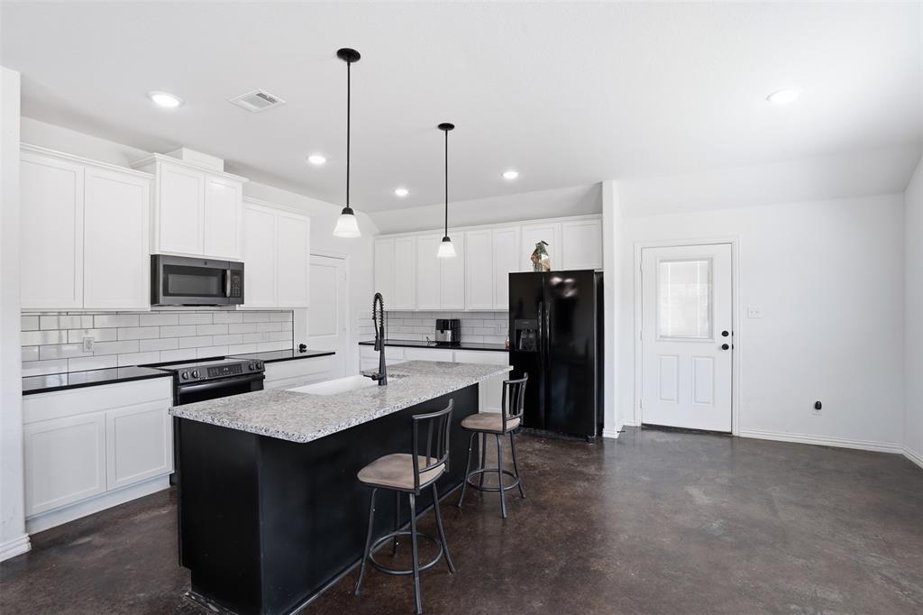 3809 Pine Road Poolville, TX 76487 - Photo 2 of 25 Gallery Image 2