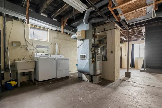 a view of a storage & utility room