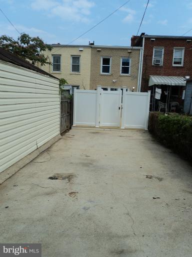 1639 L Street Northeast Washington, DC 20002 - Photo 1 of 16 Parking