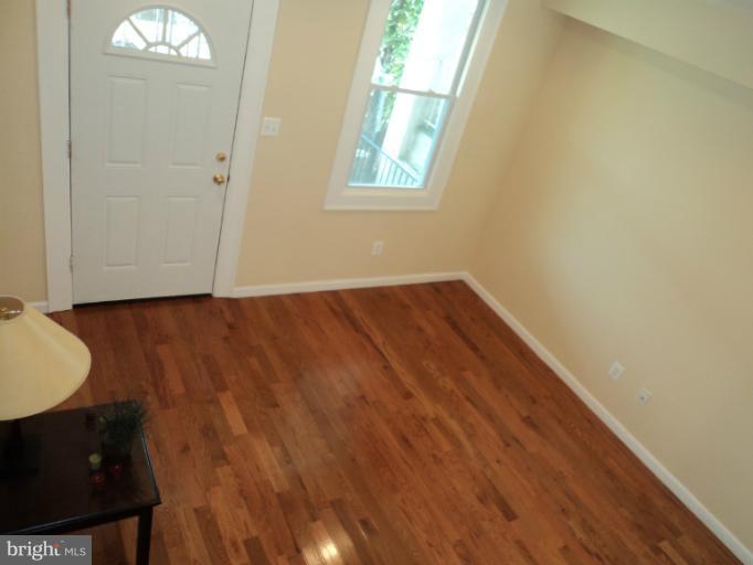 1639 L Street Northeast Washington, DC 20002 - Photo 14 of 16 Living Room