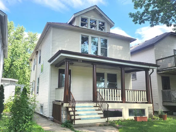 $1,900 | 1018 South Maple Avenue, Unit 2, Oak Park, IL 60304