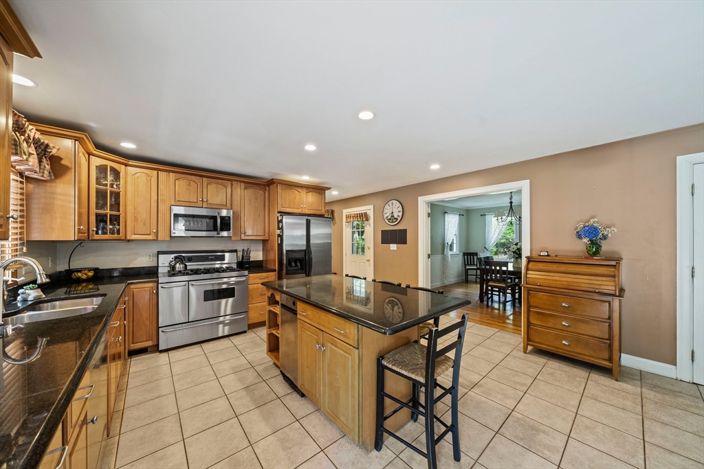 108 Ring Road Kingston, MA 02364 - Photo 11 of 34