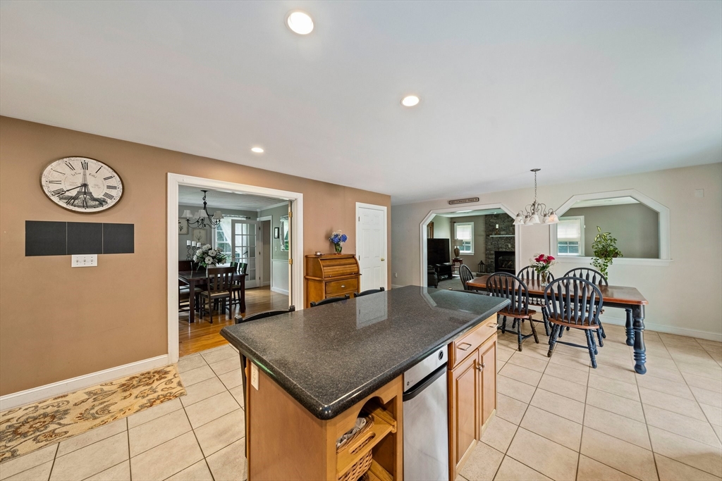 108 Ring Road Kingston, MA 02364 - Photo 12 of 34