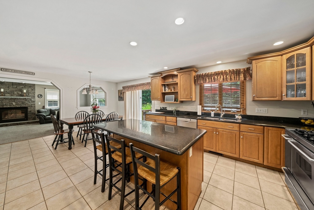 108 Ring Road Kingston, MA 02364 - Photo 13 of 34