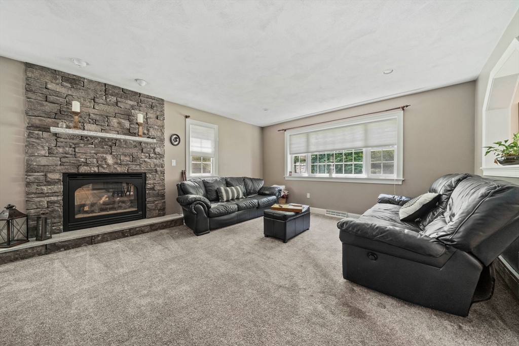 108 Ring Road Kingston, MA 02364 - Photo 16 of 34