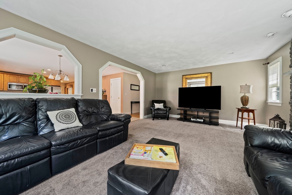 108 Ring Road Kingston, MA 02364 - Photo 17 of 34