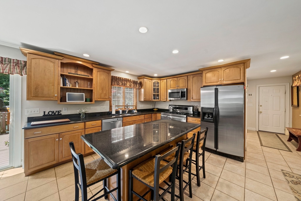 108 Ring Road Kingston, MA 02364 - Photo 10 of 34