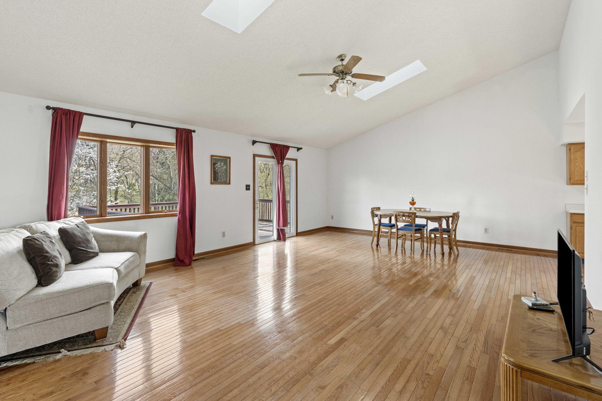 654 Harvest Court Crown Point, IN 46307 - Photo 6 of 43 a living room with furniture and wooden floor