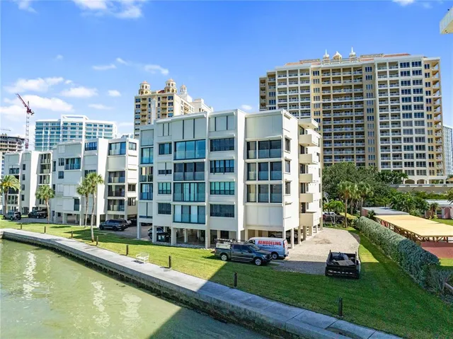 $7,500 | 97 Sunset Drive, Unit 201, Sarasota, FL 34236