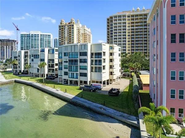 $5,000 | 97 Sunset Drive, Unit 201, Sarasota, FL 34236