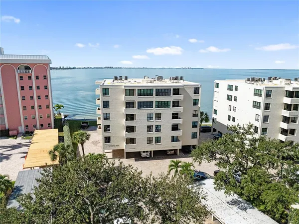 $5,000 | 97 Sunset Drive, Unit 201, Sarasota, FL 34236