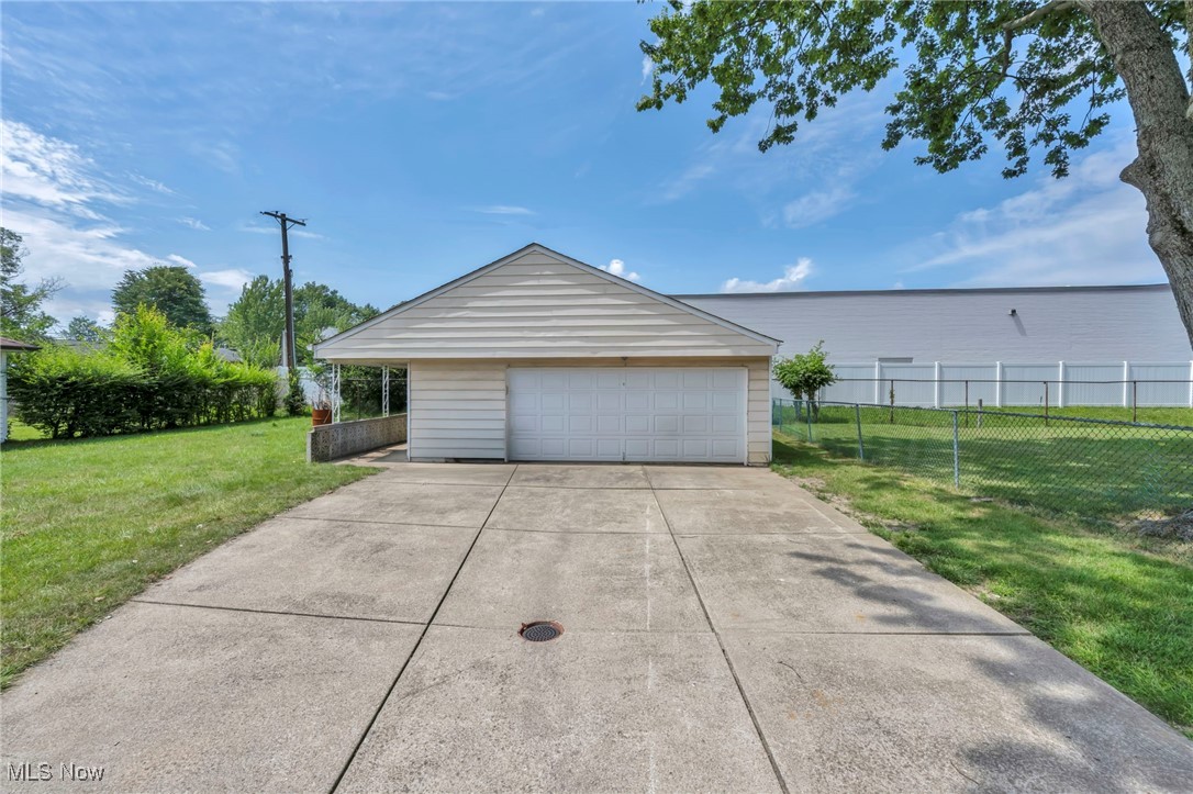 6988 Maplewood Road Parma Heights, OH 44130 - Photo 44 of 48