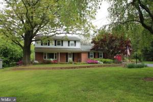 25 Running Pump Road Lancaster, PA 17603 - Photo 1 of 24 Gallery Image 1