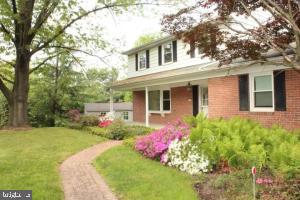 25 Running Pump Road Lancaster, PA 17603 - Photo 3 of 24 Gallery Image 3