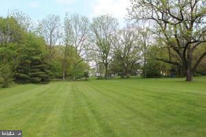 25 Running Pump Road Lancaster, PA 17603 - Photo 22 of 24 Gallery Image 22