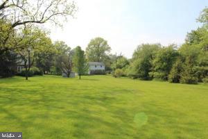 25 Running Pump Road Lancaster, PA 17603 - Photo 23 of 24 Gallery Image 23