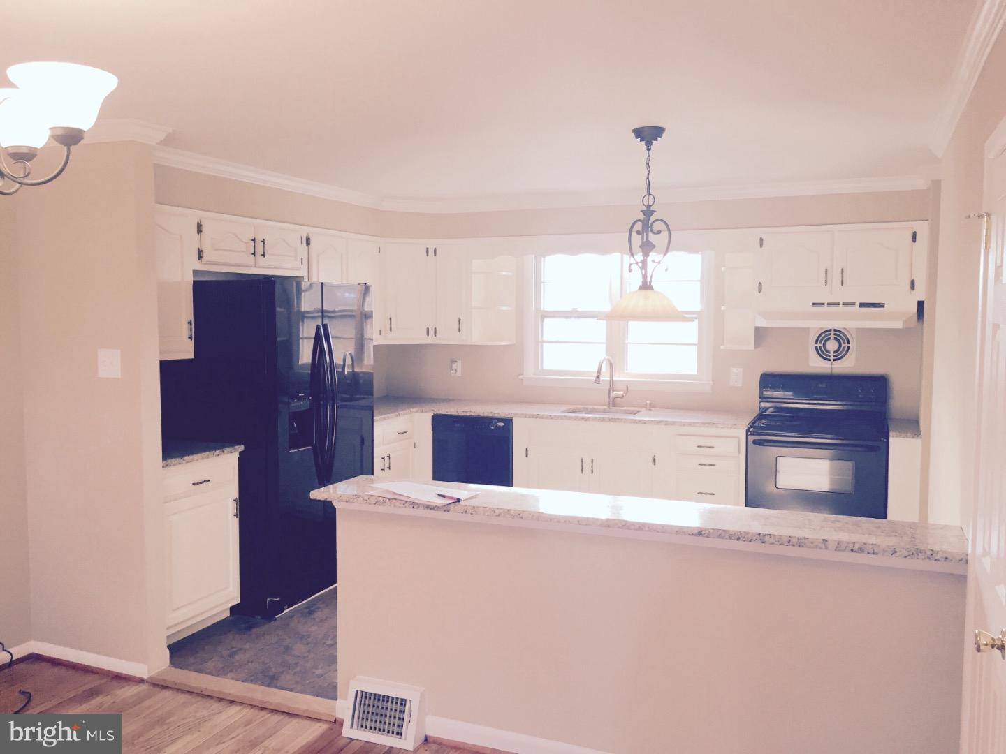 12 Mallard Road Southampton, PA 18966 - Photo 5 of 17 Kitchen
