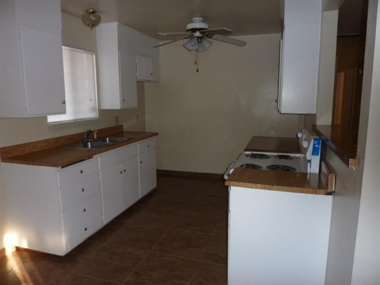 1310 Merced Street Madera, CA 93638 - Photo 4 of 19 Gallery Image 4