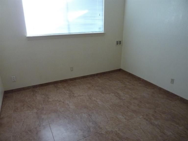1310 Merced Street Madera, CA 93638 - Photo 7 of 19 Gallery Image 7