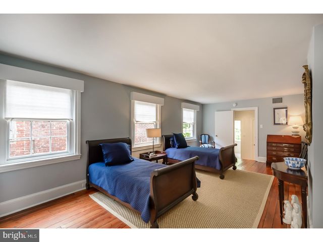 $1,740,000 | 411 Pine Street, Philadelphia, PA 19106
