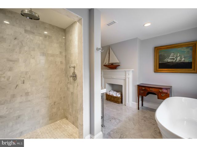 $1,740,000 | 411 Pine Street, Philadelphia, PA 19106