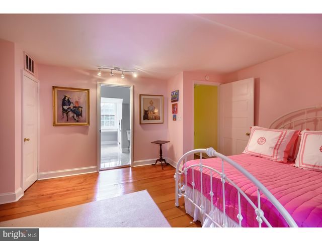 $1,740,000 | 411 Pine Street, Philadelphia, PA 19106
