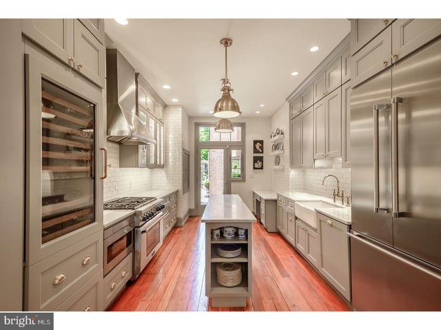 $1,740,000 | 411 Pine Street, Philadelphia, PA 19106