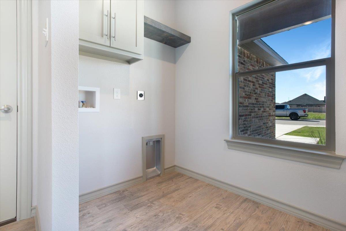 5846 Harvard Street Lubbock, TX 79416 - Photo 20 of 24 a view of empty room with window