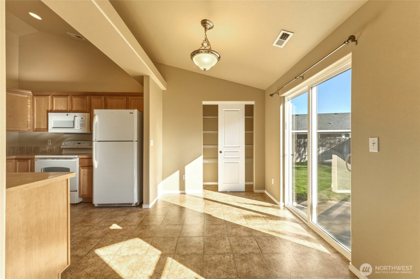 919 Highland Road Walla Walla, WA 99362 - Photo 6 of 38