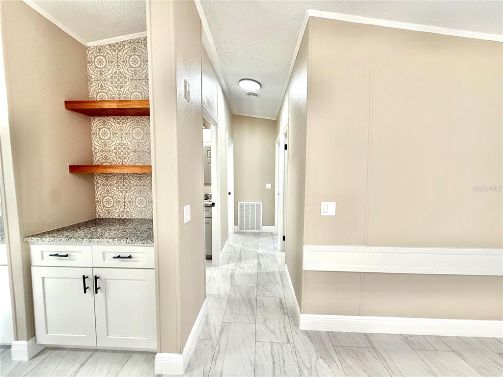 17726 Dorman Road Lithia, FL 33547 - Photo 7 of 16 a bathroom with a bathtub a sink and a shower