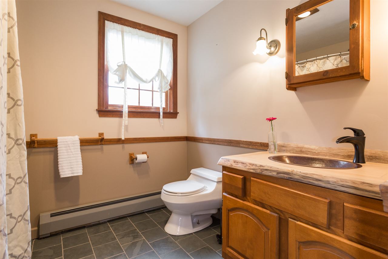332 Stage Road Nottingham, NH 03290 - Photo 16 of 36