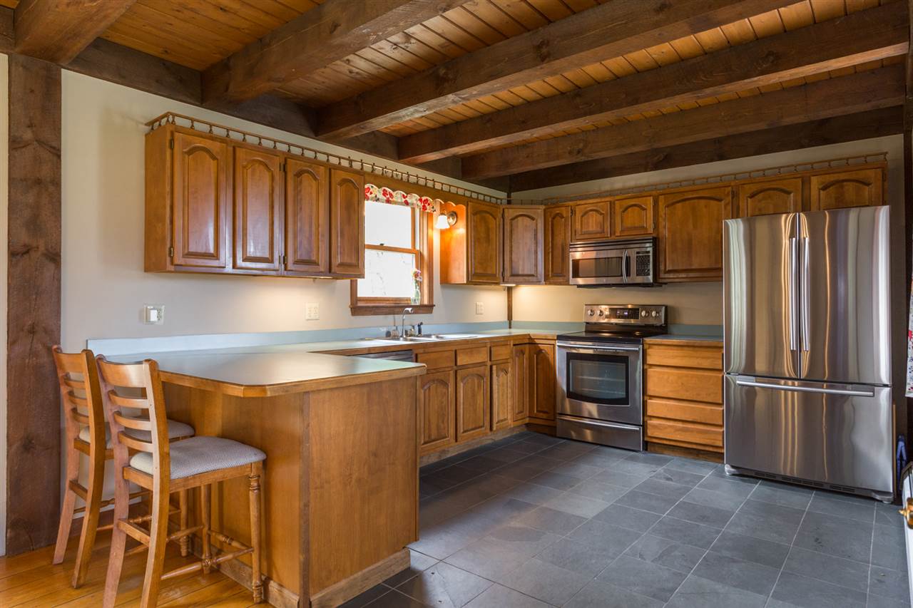 332 Stage Road Nottingham, NH 03290 - Photo 3 of 36
