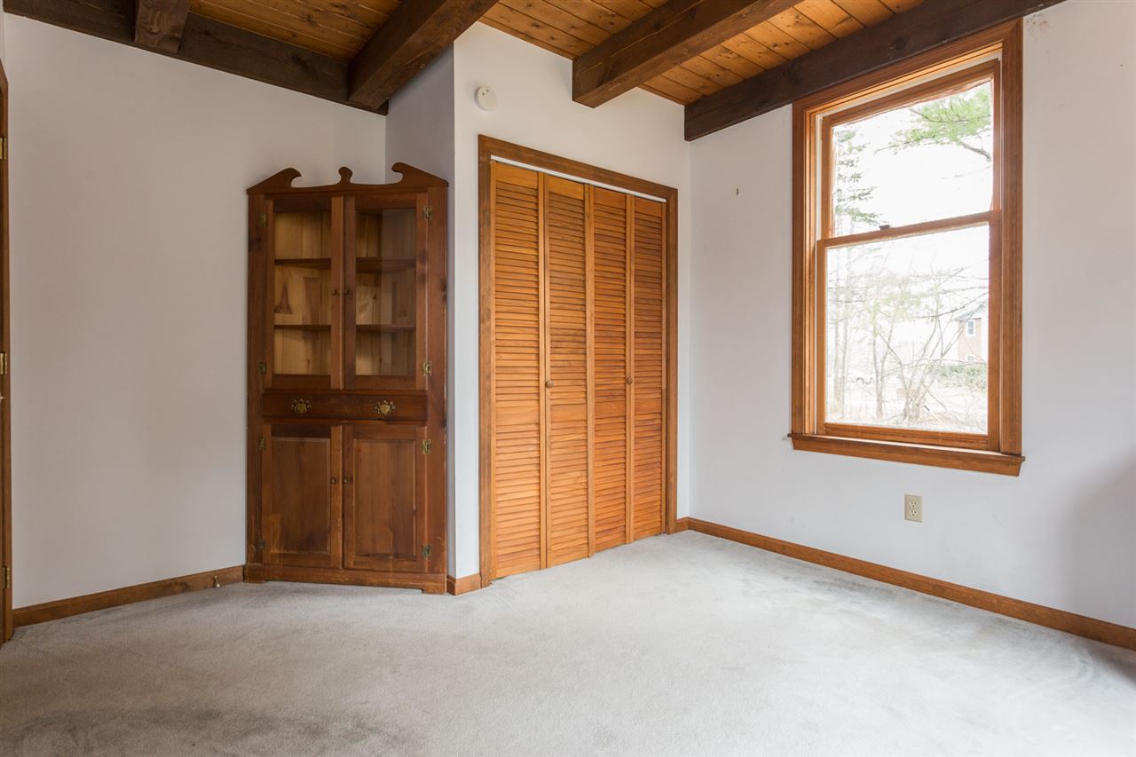 332 Stage Road Nottingham, NH 03290 - Photo 22 of 36