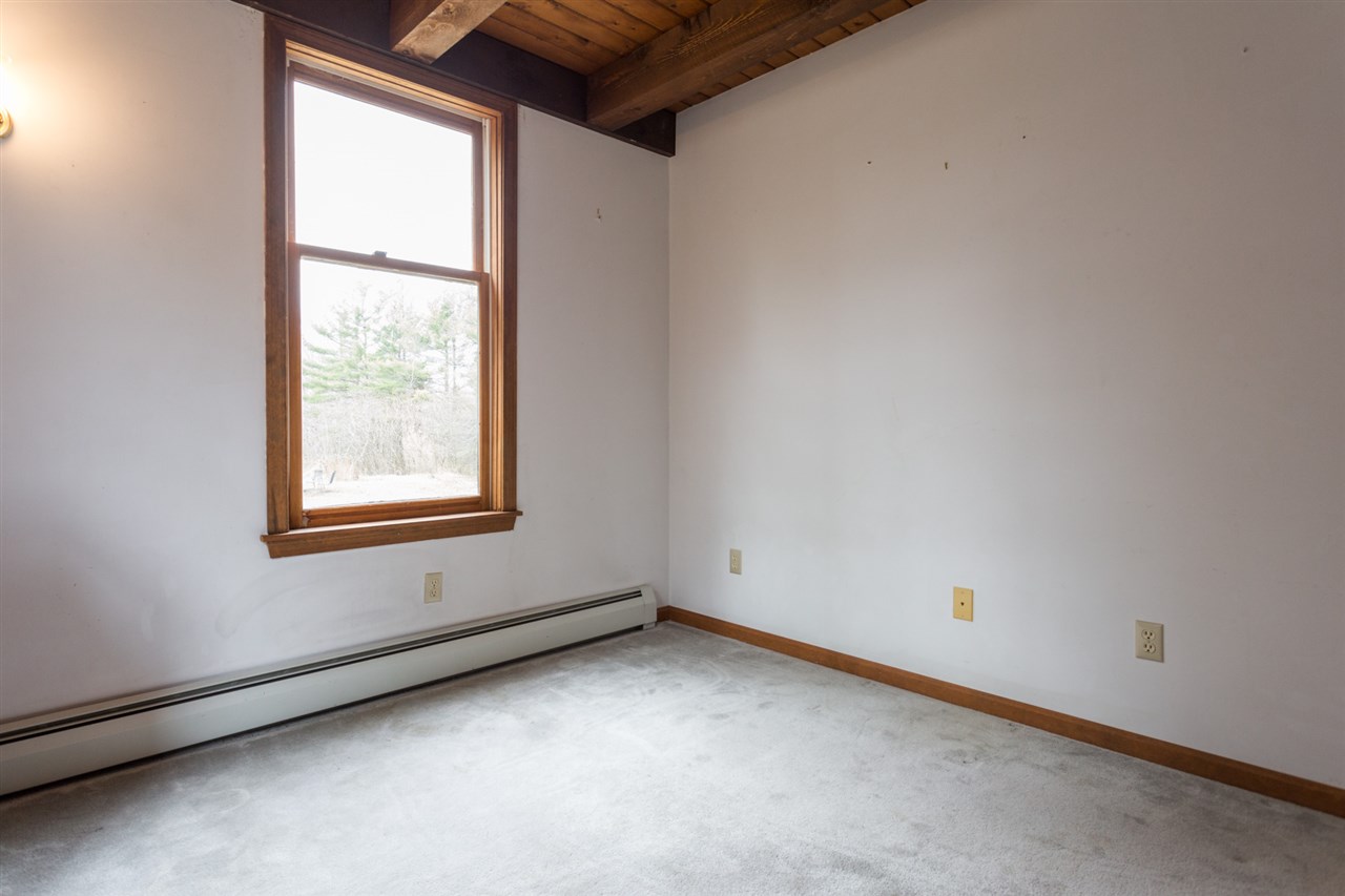 332 Stage Road Nottingham, NH 03290 - Photo 23 of 36