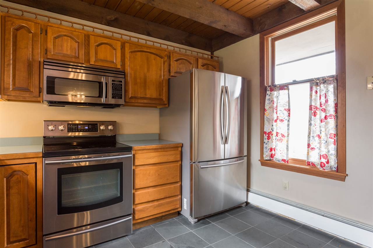 332 Stage Road Nottingham, NH 03290 - Photo 4 of 36