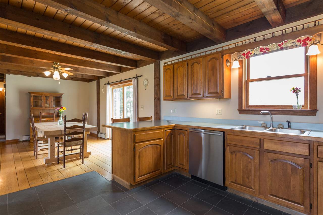 332 Stage Road Nottingham, NH 03290 - Photo 5 of 36