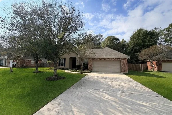 $2,300 | 236 Calumet Drive, Madisonville, LA 70447