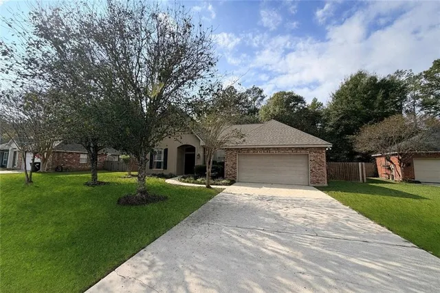 $2,300 | 236 Calumet Drive, Madisonville, LA 70447