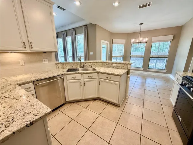 $2,300 | 236 Calumet Drive, Madisonville, LA 70447