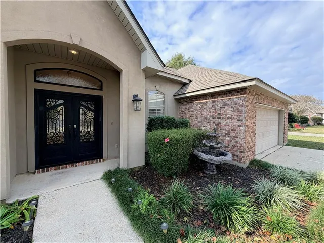 $2,300 | 236 Calumet Drive, Madisonville, LA 70447