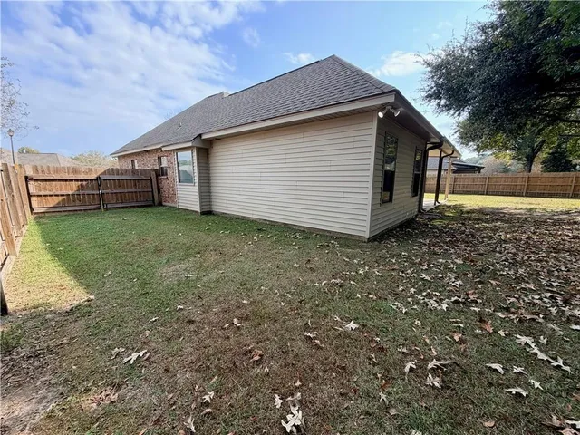 $2,300 | 236 Calumet Drive, Madisonville, LA 70447