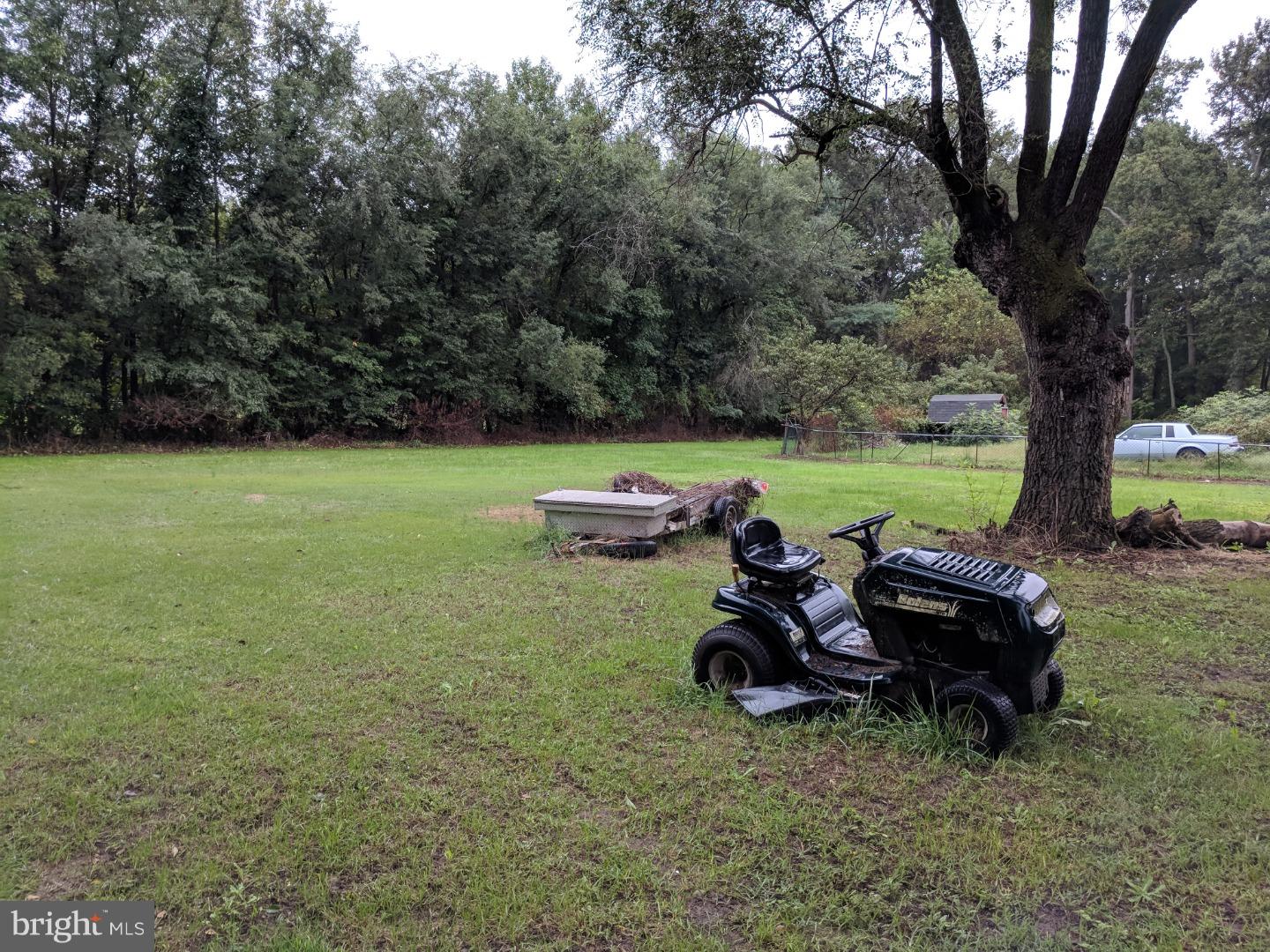230 Penns Grove Auburn Road Carneys Point, NJ 08069 - Photo 4 of 13 Back Yard