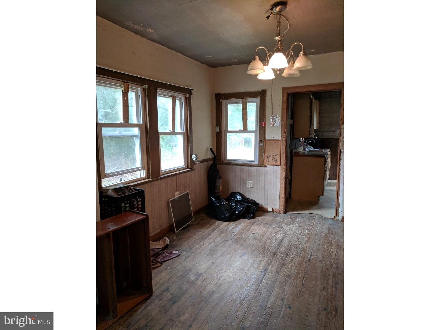 230 Penns Grove Auburn Road Carneys Point, NJ 08069 - Photo 7 of 13 Dining Room