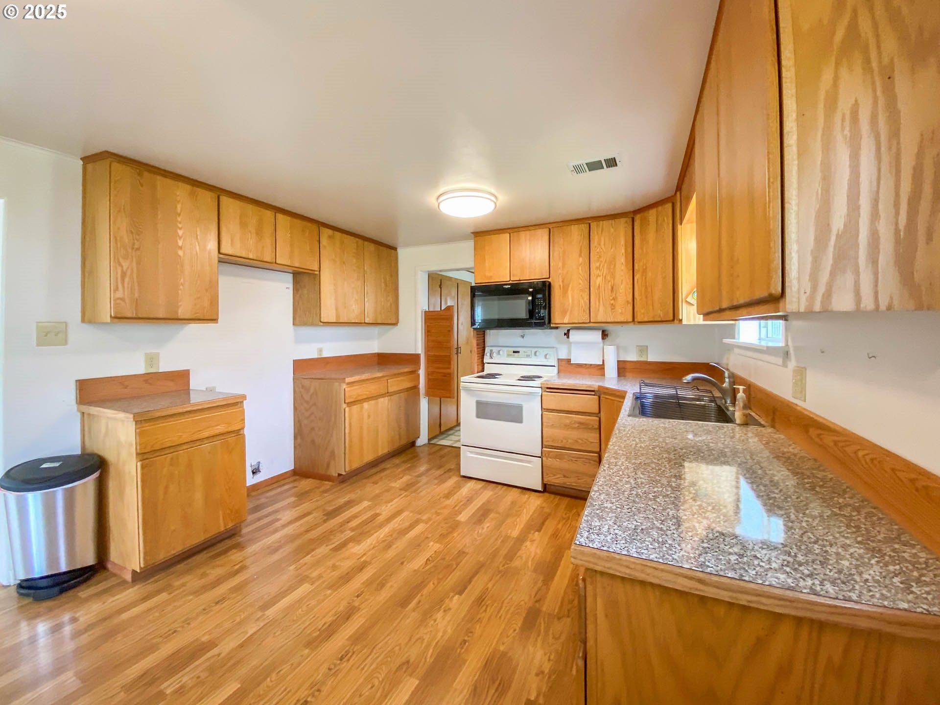 486 Buckhorn Road Roseburg, OR 97470 - Photo 5 of 20 Gallery Image 5
