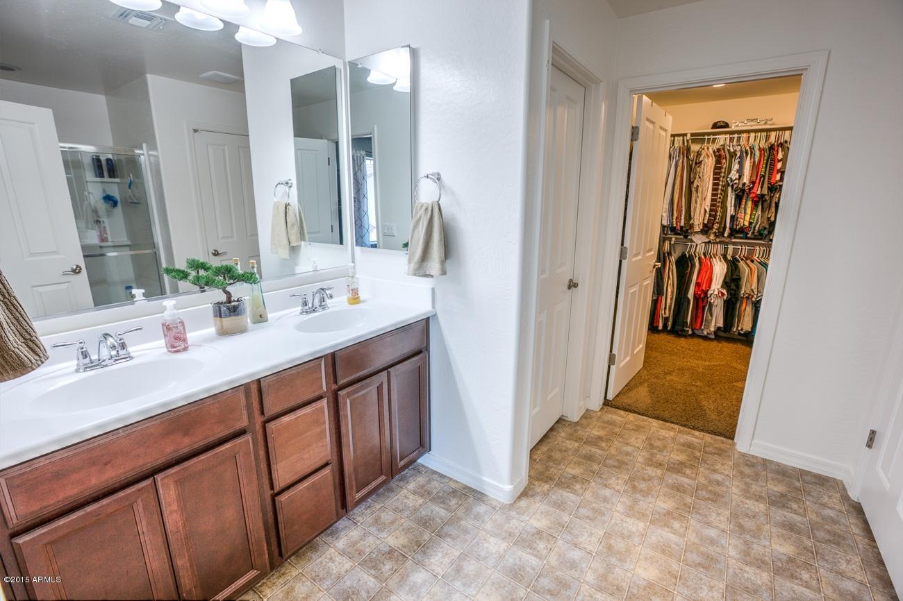 1671 South Rochester Drive Gilbert, AZ 85295 - Photo 16 of 40 IMG_8015_6_7