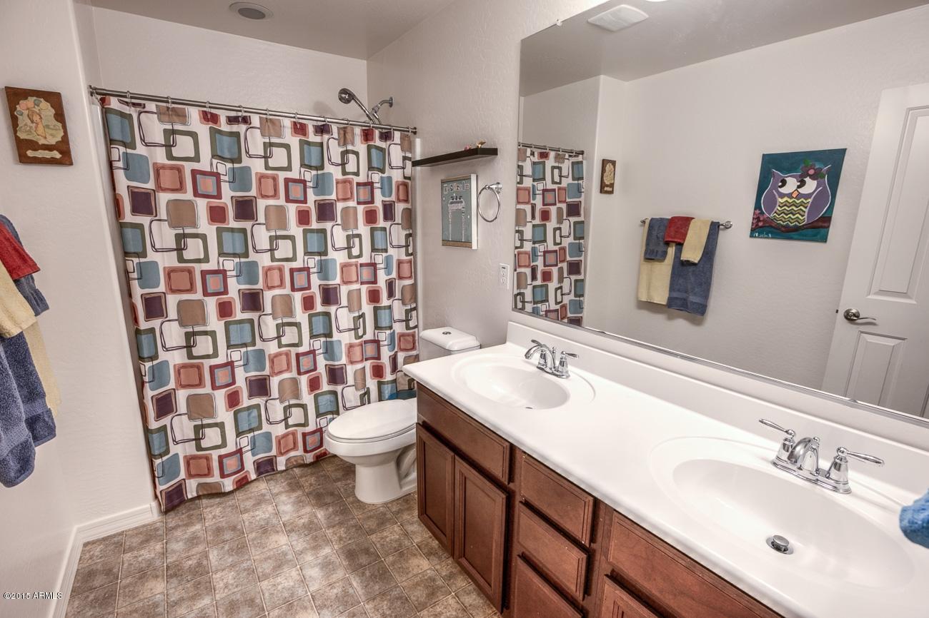 1671 South Rochester Drive Gilbert, AZ 85295 - Photo 23 of 40 IMG_8024_5_6