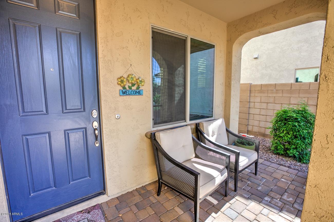 1671 South Rochester Drive Gilbert, AZ 85295 - Photo 3 of 40 IMG_8051_2_3