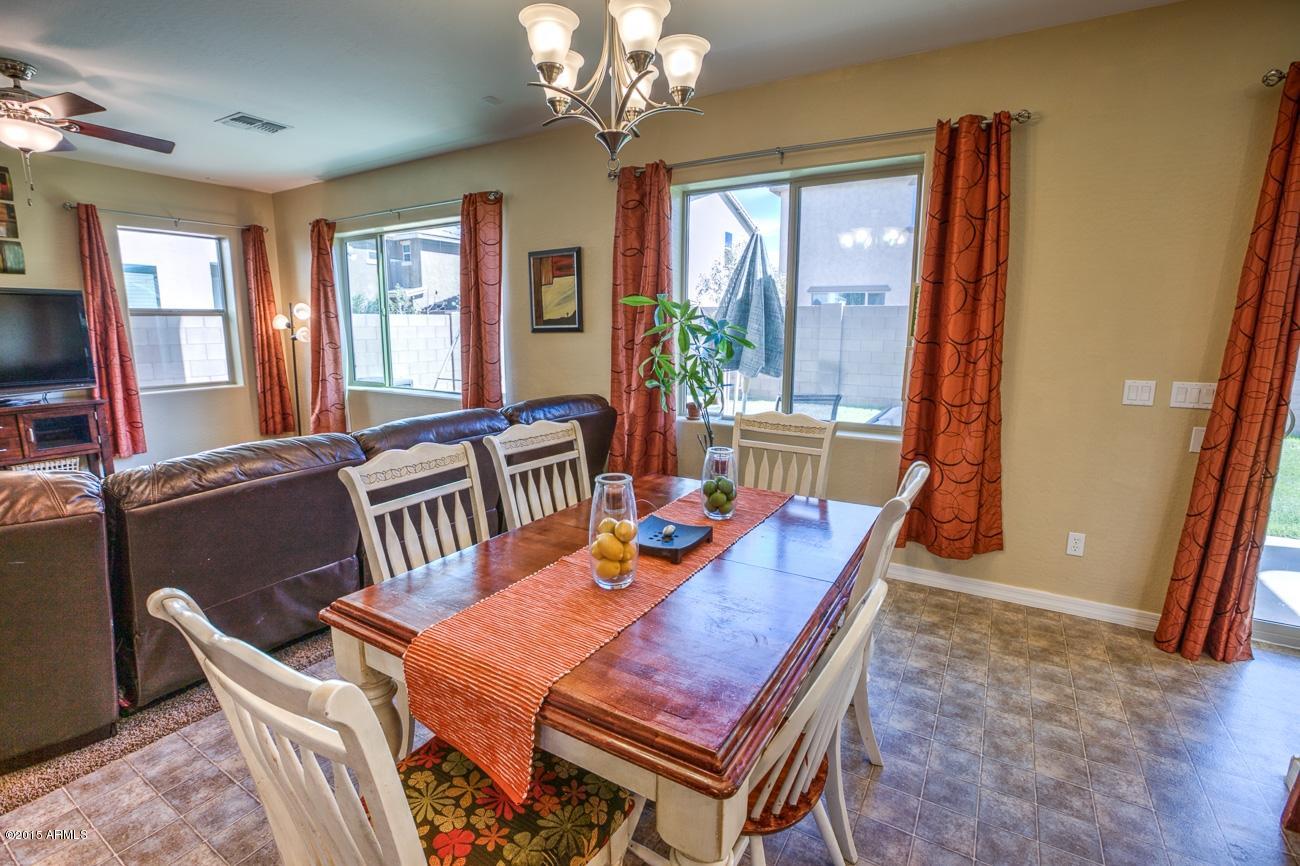 1671 South Rochester Drive Gilbert, AZ 85295 - Photo 10 of 40 IMG_7985_6_7