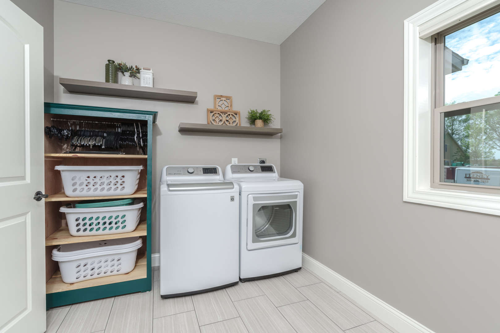 15924 Belfry Drive Bloomington, IL 61705 - Photo 38 of 59 a utility room with dryer and washer