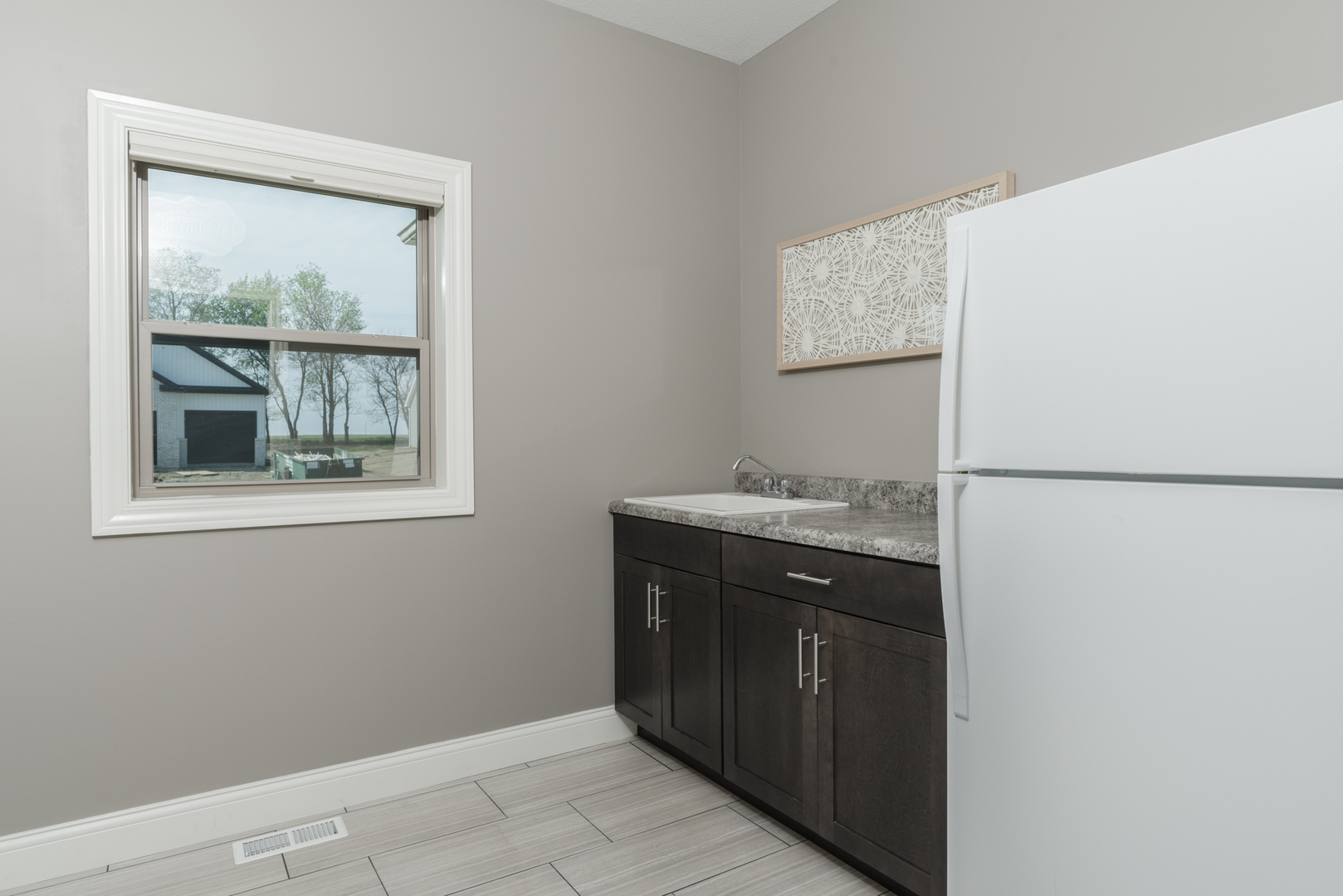 15924 Belfry Drive Bloomington, IL 61705 - Photo 39 of 59 a bathroom with a sink and a mirror